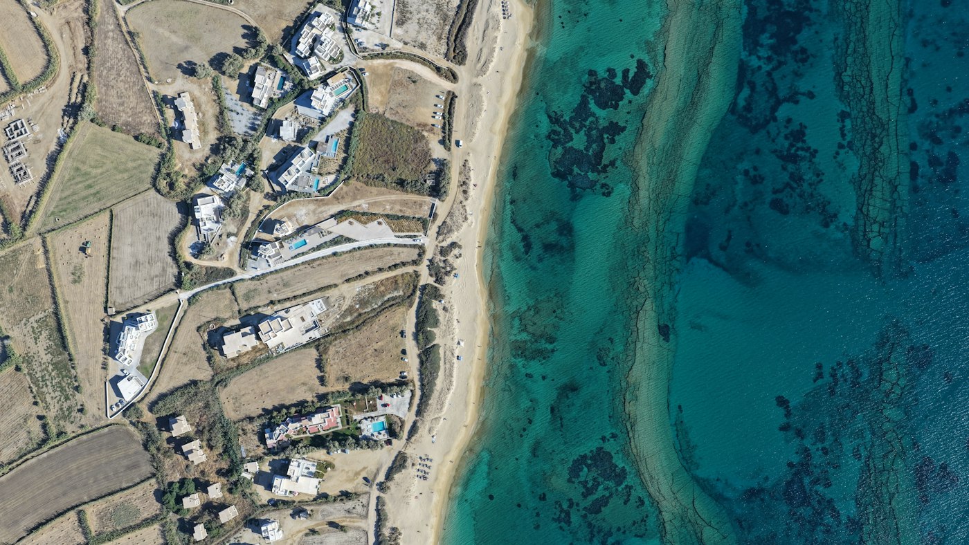 Paisaje costero mediterráneo visto desde el aire